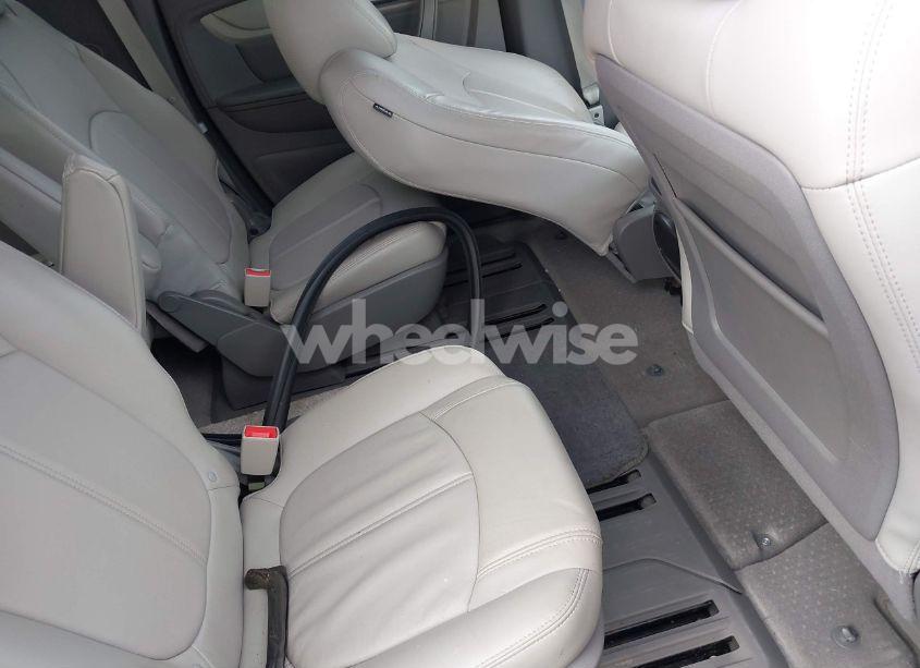 Photo 8 of 2017 Chevrolet Traverse 2LT (VIN 1GNKVHKD5HJ261677)