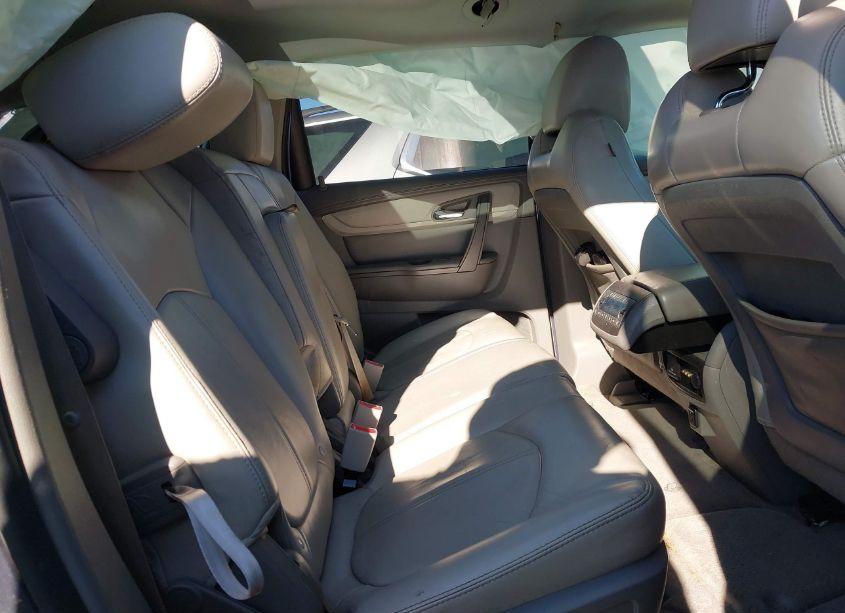 Photo 8 of 2014 Chevrolet Traverse 2LT (VIN 1GNKVHKD6EJ196933)