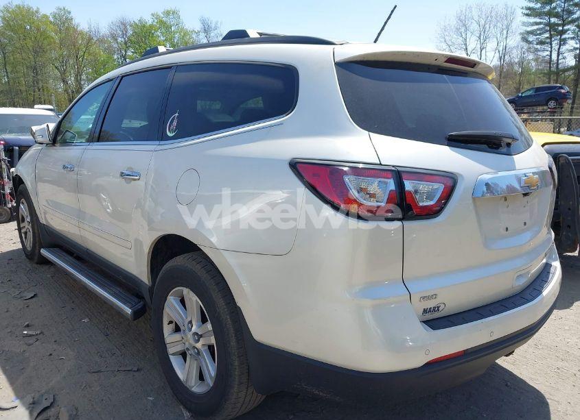 Photo 3 of 2014 Chevrolet Traverse 2LT (VIN 1GNKVHKD6EJ226934)