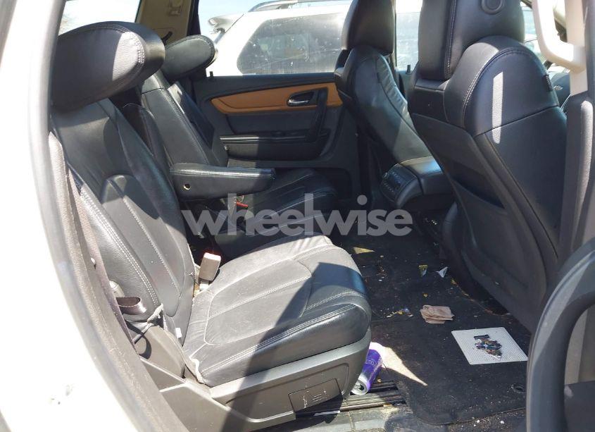 Photo 8 of 2014 Chevrolet Traverse 2LT (VIN 1GNKVHKD6EJ226934)