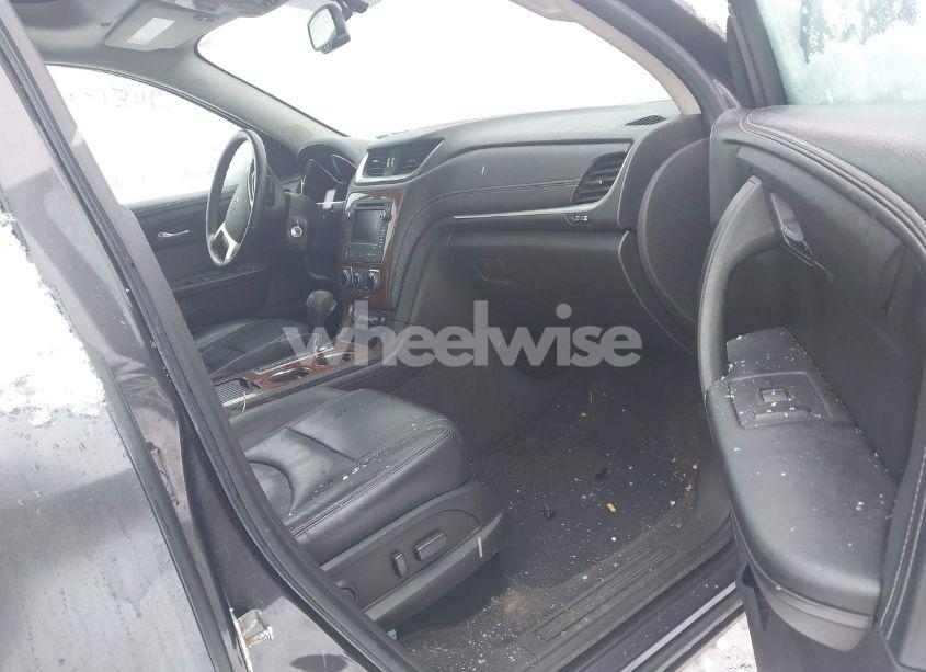 Photo 5 of 2014 Chevrolet Traverse 2LT (VIN 1GNKVHKD6EJ269105)