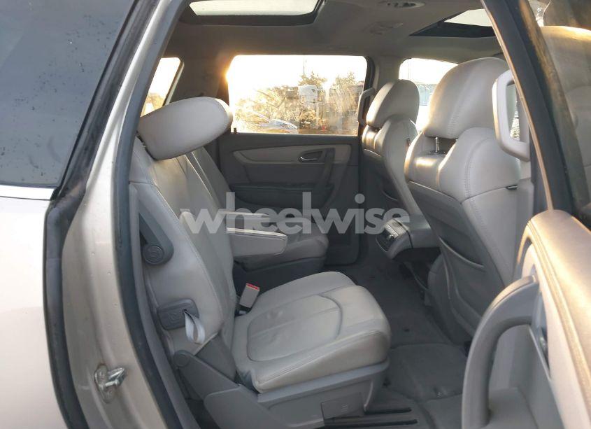 Photo 8 of 2015 Chevrolet Traverse 2LT (VIN 1GNKVHKD6FJ110084)