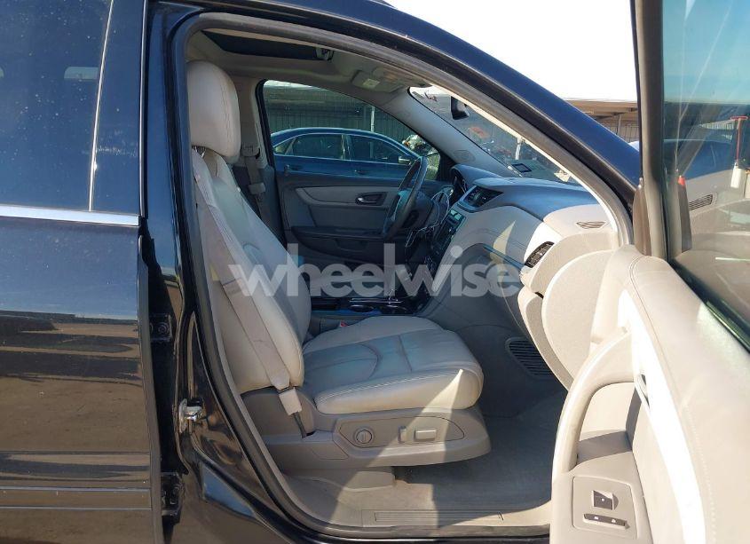 Photo 5 of 2015 Chevrolet Traverse 2LT (VIN 1GNKVHKD6FJ281837)