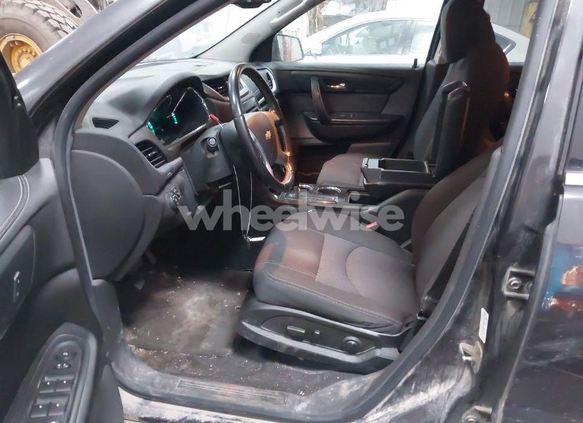 Photo 5 of 2016 Chevrolet Traverse 2LT (VIN 1GNKVHKD6GJ117618)