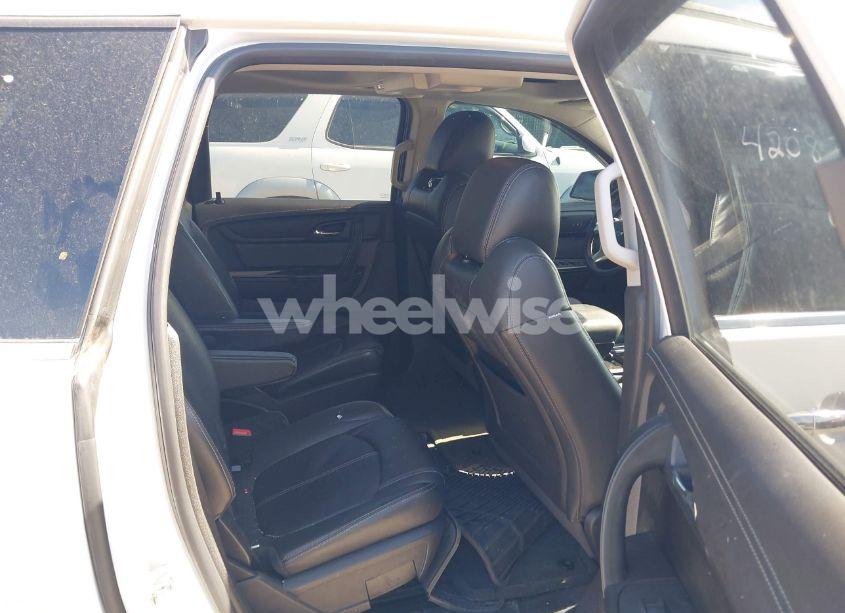 Photo 8 of 2016 Chevrolet Traverse 2LT (VIN 1GNKVHKD6GJ347952)