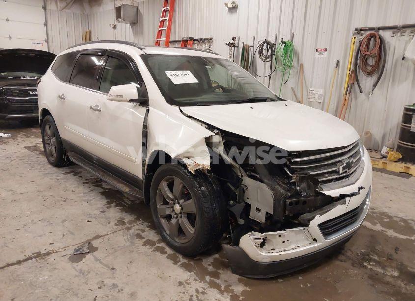 2017 Chevrolet Traverse 2LT (VIN 1GNKVHKD6HJ230664) main photo