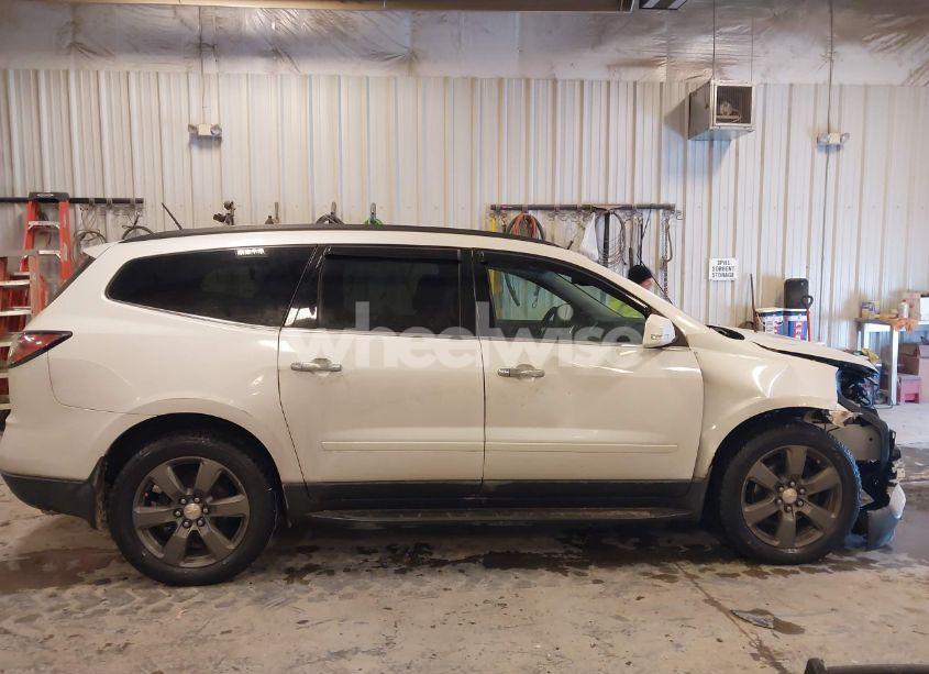 Photo 13 of 2017 Chevrolet Traverse 2LT (VIN 1GNKVHKD6HJ230664)