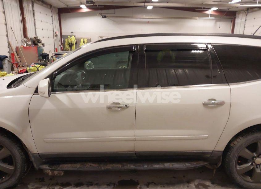 Photo 14 of 2017 Chevrolet Traverse 2LT (VIN 1GNKVHKD6HJ230664)
