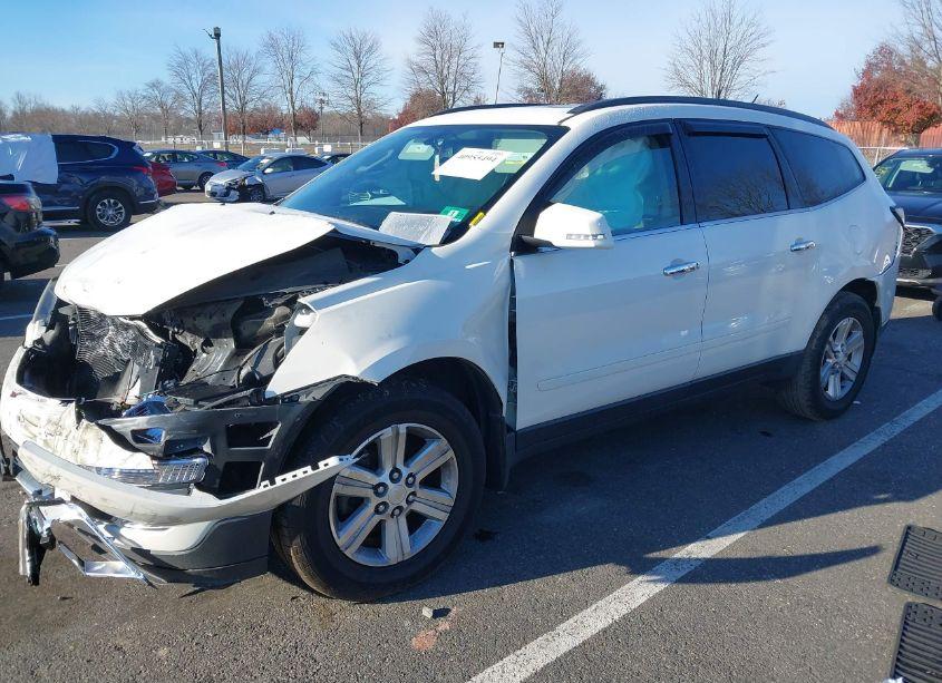 Photo 2 of 2014 Chevrolet Traverse 2LT (VIN 1GNKVHKD7EJ332020)