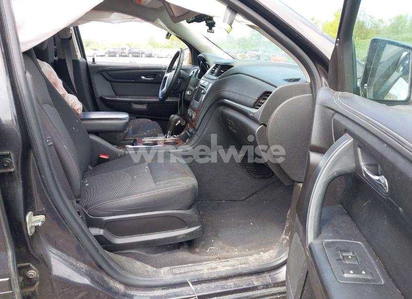 Photo 5 of 2014 Chevrolet Traverse 2LT (VIN 1GNKVHKD7EJ377927)