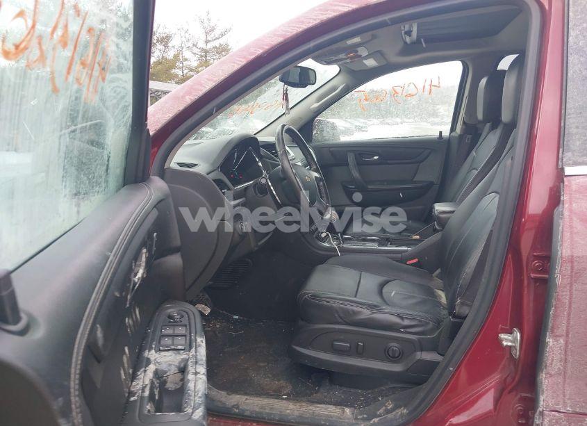 Photo 5 of 2015 Chevrolet Traverse 2LT (VIN 1GNKVHKD7FJ218049)