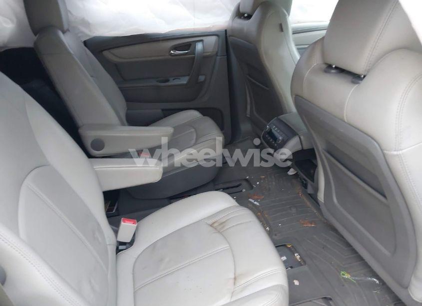 Photo 8 of 2016 Chevrolet Traverse 2LT (VIN 1GNKVHKD7GJ117031)