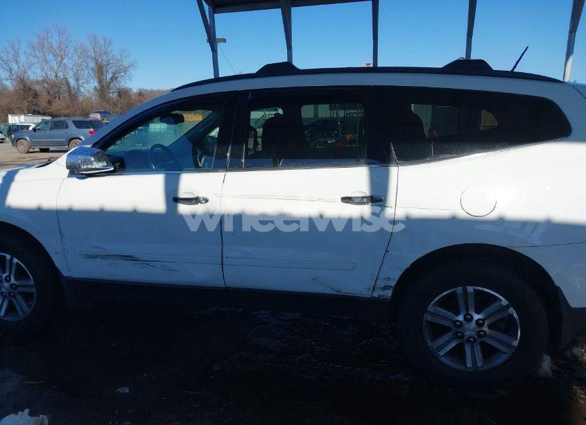 Photo 6 of 2016 Chevrolet Traverse 2LT (VIN 1GNKVHKD7GJ268936)