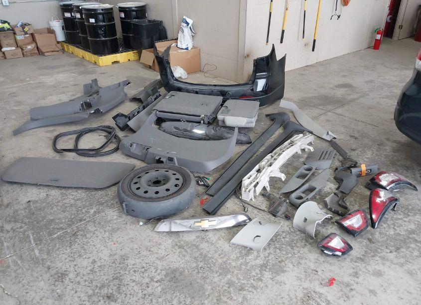 Photo 12 of 2017 Chevrolet Traverse 2LT (VIN 1GNKVHKD7HJ320812)