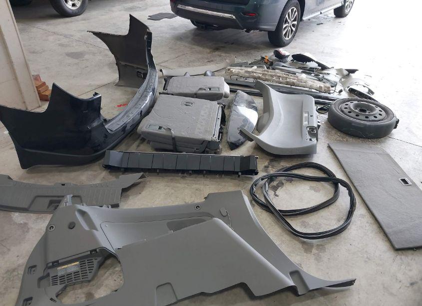 Photo 18 of 2017 Chevrolet Traverse 2LT (VIN 1GNKVHKD7HJ320812)