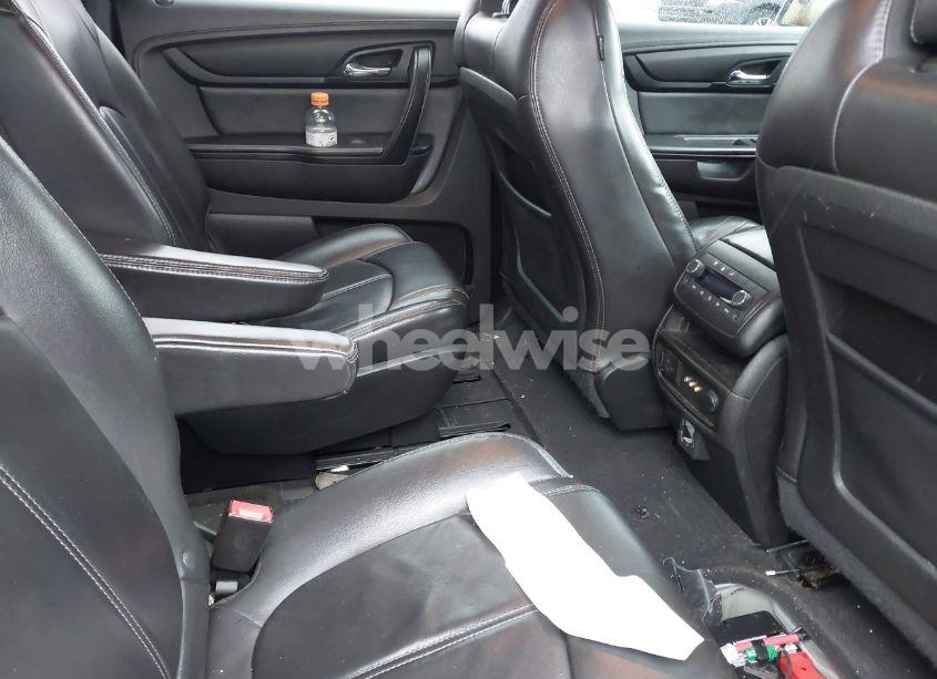 Photo 8 of 2014 Chevrolet Traverse 2LT (VIN 1GNKVHKD8EJ294782)