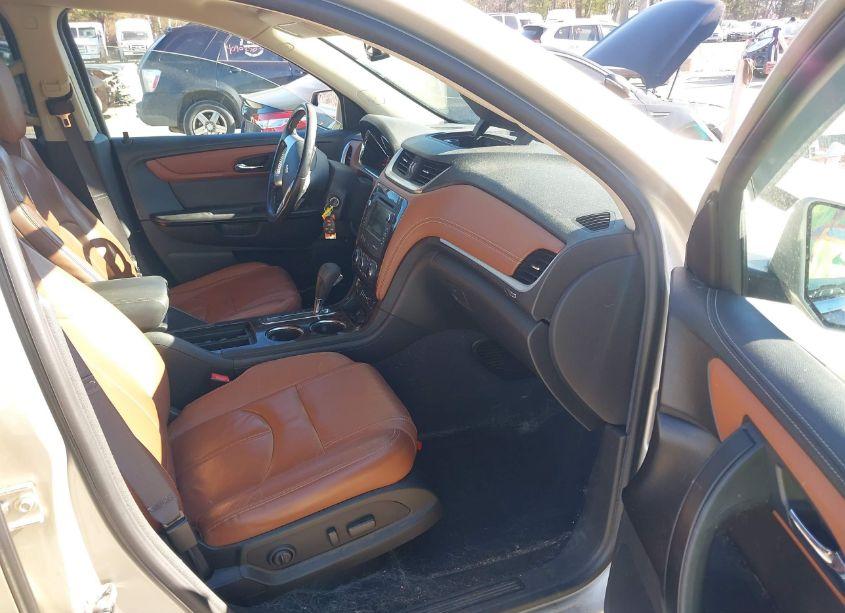 Photo 5 of 2015 Chevrolet Traverse 2LT (VIN 1GNKVHKD8FJ312389)