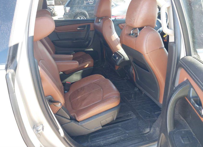 Photo 8 of 2015 Chevrolet Traverse 2LT (VIN 1GNKVHKD8FJ312389)