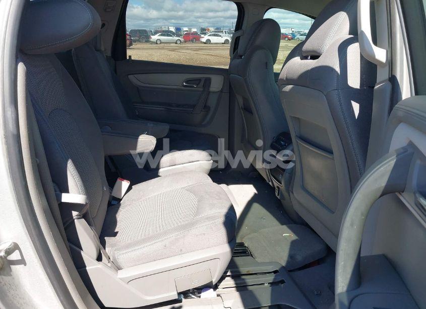 Photo 8 of 2017 Chevrolet Traverse 2LT (VIN 1GNKVHKD8HJ116634)