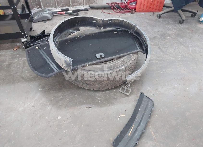 Photo 12 of 2017 Chevrolet Traverse 2LT (VIN 1GNKVHKD8HJ127049)