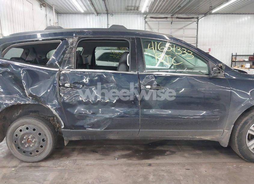 Photo 14 of 2017 Chevrolet Traverse 2LT (VIN 1GNKVHKD8HJ127049)