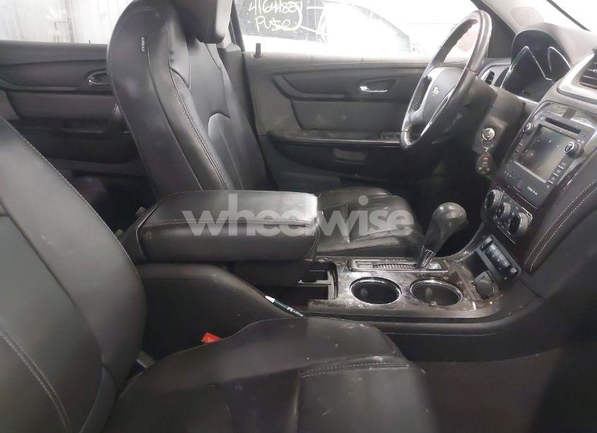 Photo 5 of 2017 Chevrolet Traverse 2LT (VIN 1GNKVHKD8HJ127049)