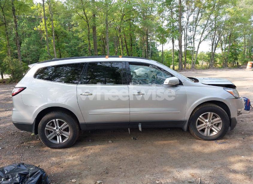 Photo 13 of 2017 Chevrolet Traverse 2LT (VIN 1GNKVHKD8HJ138357)
