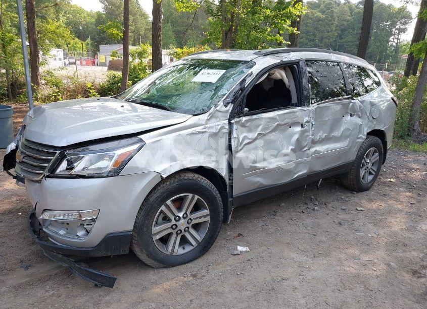 Photo 2 of 2017 Chevrolet Traverse 2LT (VIN 1GNKVHKD8HJ138357)