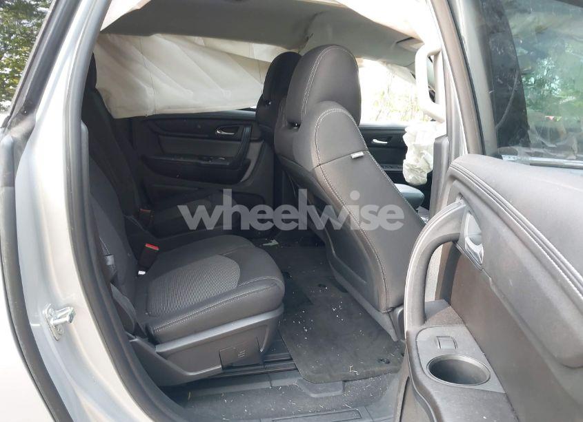 Photo 8 of 2017 Chevrolet Traverse 2LT (VIN 1GNKVHKD8HJ138357)