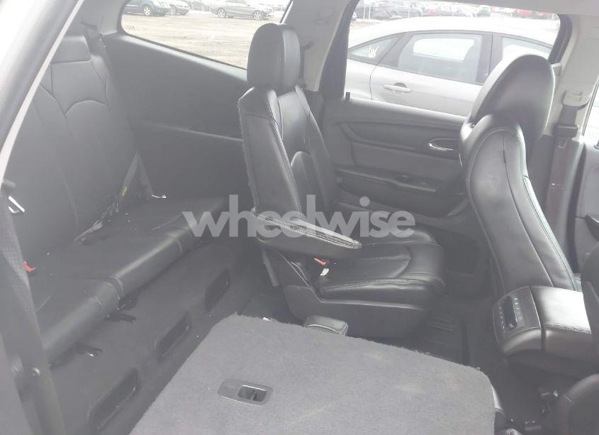 Photo 8 of 2017 Chevrolet Traverse 2LT (VIN 1GNKVHKD8HJ181502)