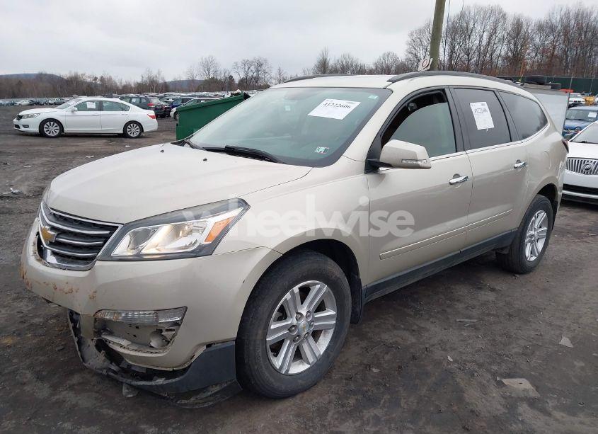 Photo 2 of 2014 Chevrolet Traverse 2LT (VIN 1GNKVHKD9EJ138217)