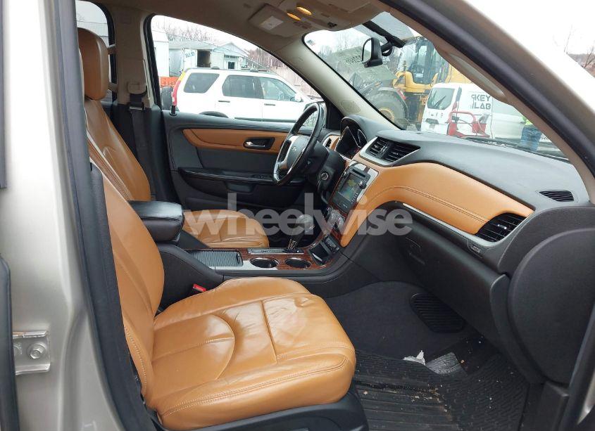 Photo 5 of 2014 Chevrolet Traverse 2LT (VIN 1GNKVHKD9EJ138217)