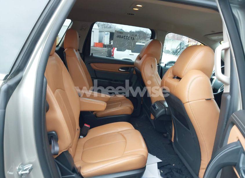 Photo 8 of 2014 Chevrolet Traverse 2LT (VIN 1GNKVHKD9EJ138217)