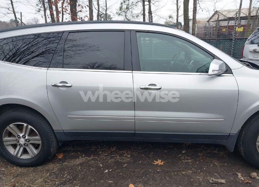 Photo 13 of 2015 Chevrolet Traverse 2LT (VIN 1GNKVHKD9FJ122097)