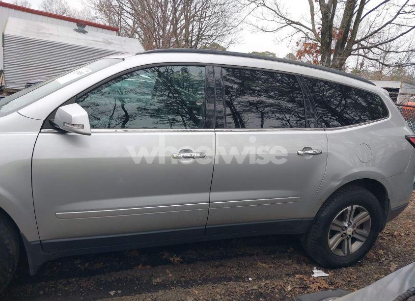 Photo 14 of 2015 Chevrolet Traverse 2LT (VIN 1GNKVHKD9FJ122097)