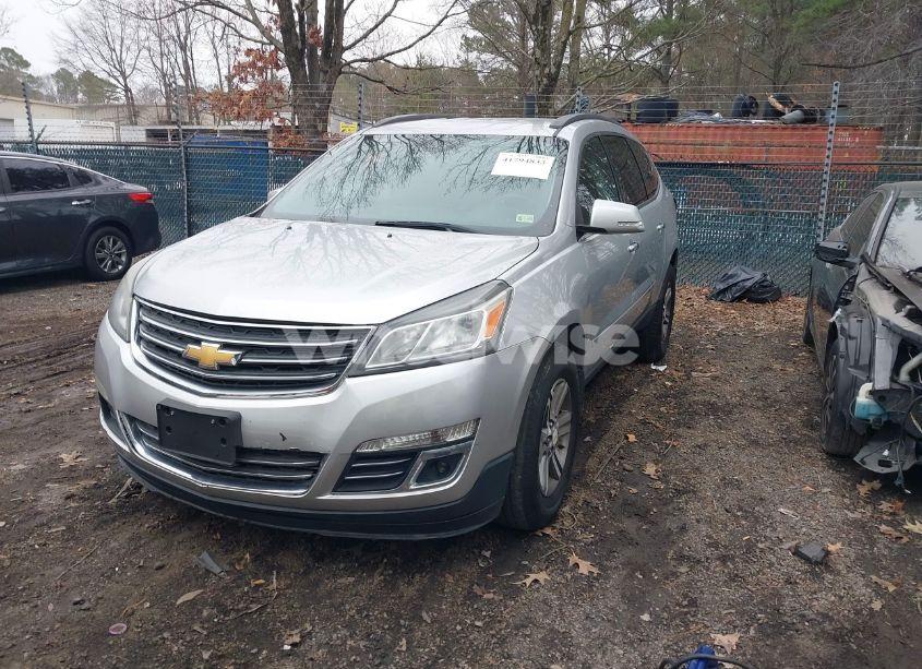 Photo 2 of 2015 Chevrolet Traverse 2LT (VIN 1GNKVHKD9FJ122097)