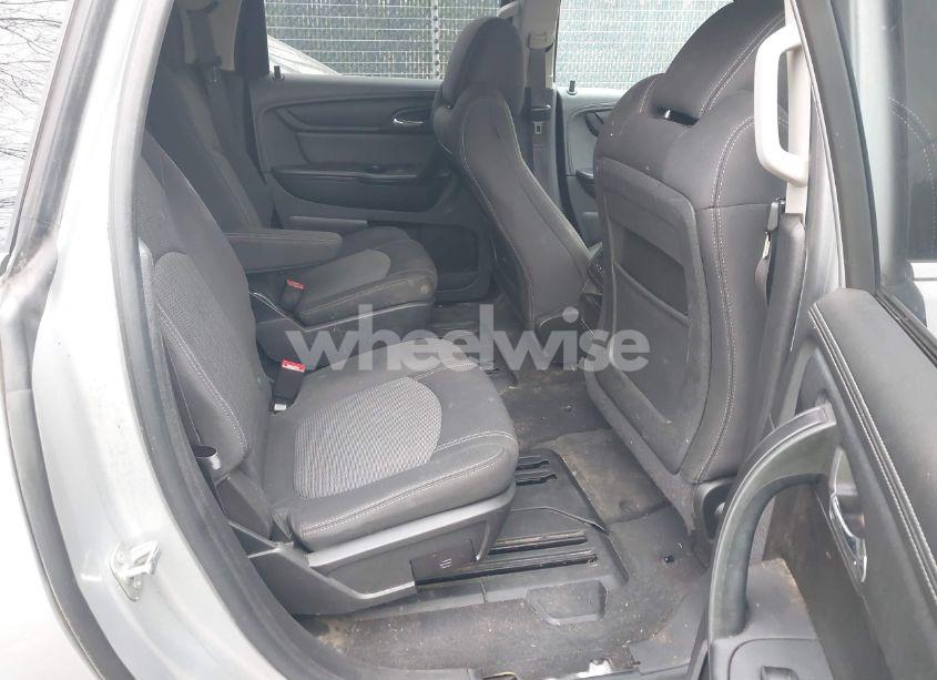 Photo 8 of 2015 Chevrolet Traverse 2LT (VIN 1GNKVHKD9FJ122097)