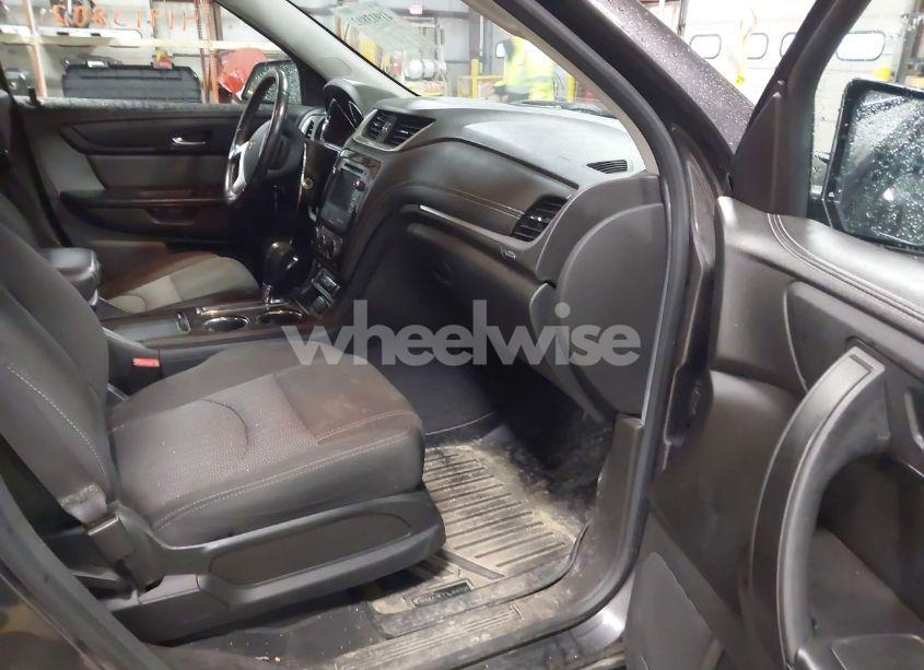 Photo 5 of 2015 Chevrolet Traverse 2LT (VIN 1GNKVHKD9FJ168531)