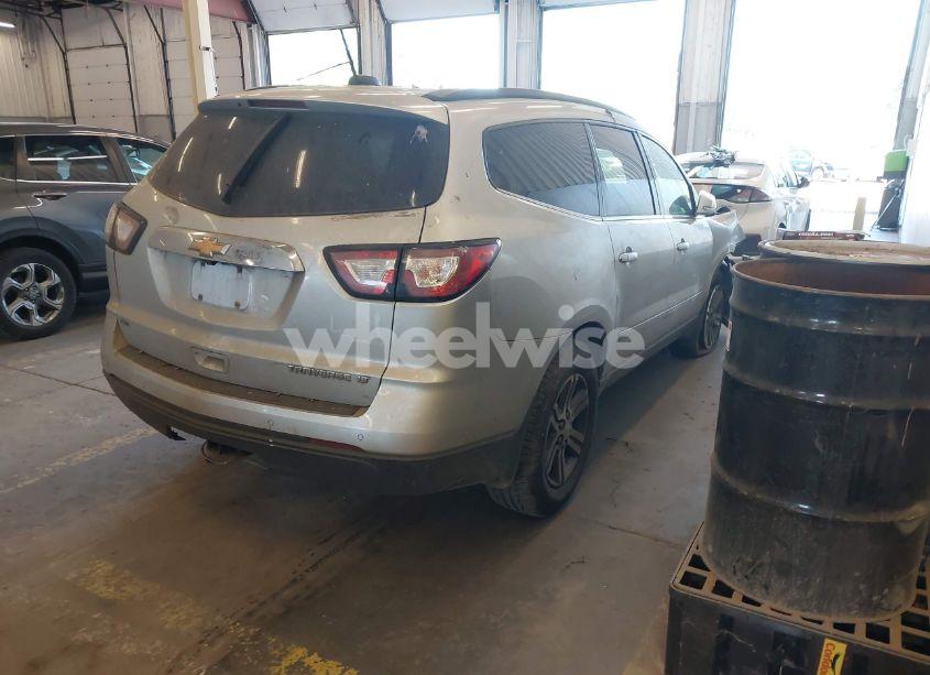 Photo 4 of 2016 Chevrolet Traverse 2LT (VIN 1GNKVHKD9GJ251779)