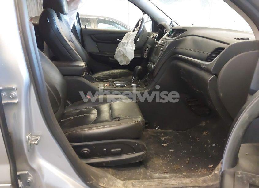 Photo 5 of 2016 Chevrolet Traverse 2LT (VIN 1GNKVHKD9GJ251779)