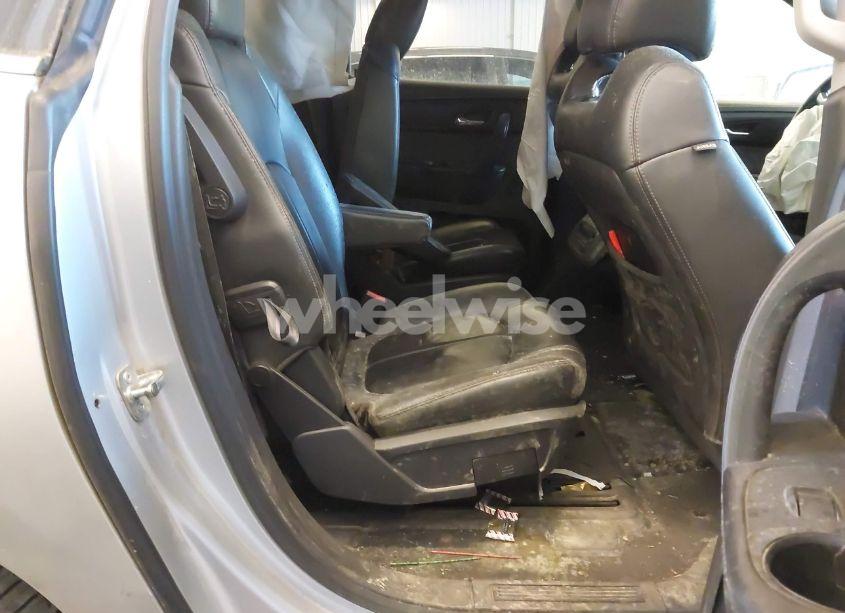 Photo 8 of 2016 Chevrolet Traverse 2LT (VIN 1GNKVHKD9GJ251779)