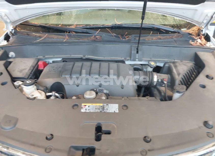 Photo 10 of 2017 Chevrolet Traverse 2LT (VIN 1GNKVHKD9HJ228097)