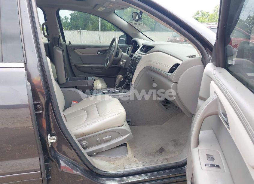 Photo 5 of 2015 Chevrolet Traverse 2LT (VIN 1GNKVHKDXFJ350366)