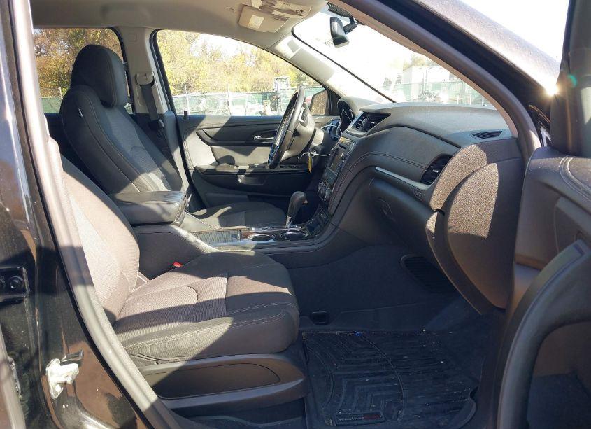 Photo 5 of 2017 Chevrolet Traverse 2LT (VIN 1GNKVHKDXHJ130521)