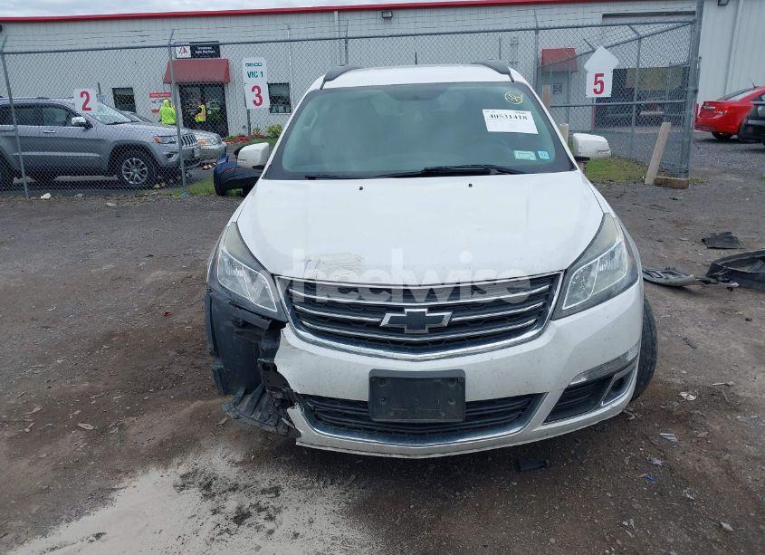 Photo 12 of 2017 Chevrolet Traverse 2LT (VIN 1GNKVHKDXHJ176530)