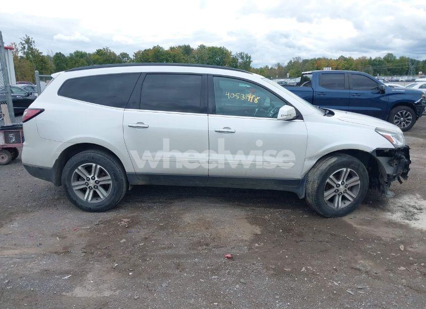 Photo 13 of 2017 Chevrolet Traverse 2LT (VIN 1GNKVHKDXHJ176530)