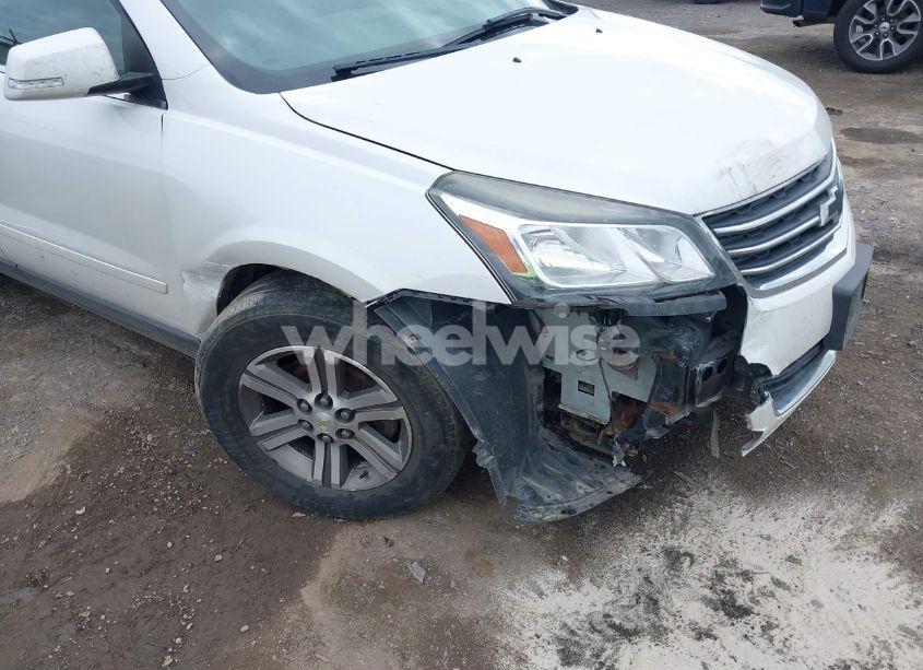 Photo 6 of 2017 Chevrolet Traverse 2LT (VIN 1GNKVHKDXHJ176530)