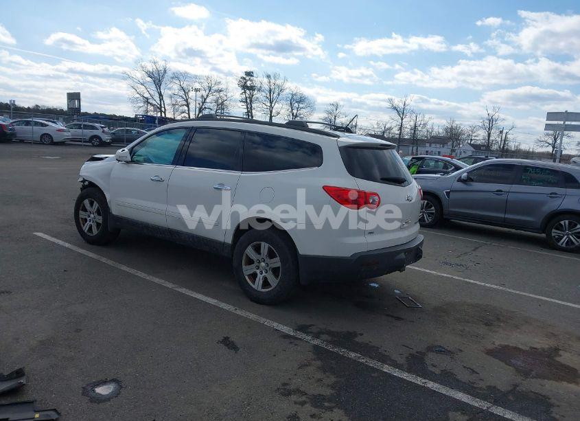 Photo 3 of 2012 Chevrolet Traverse 2LT (VIN 1GNKVJED0CJ325104)