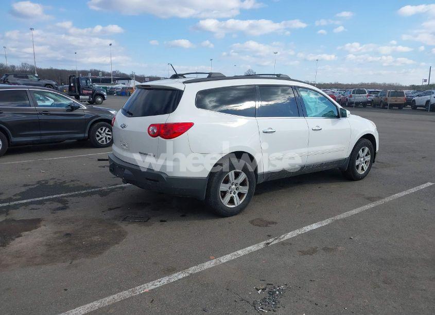 Photo 4 of 2012 Chevrolet Traverse 2LT (VIN 1GNKVJED0CJ325104)