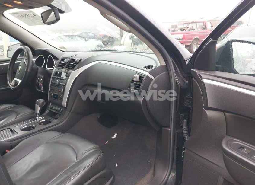Photo 5 of 2011 Chevrolet Traverse 2LT (VIN 1GNKVJED1BJ124634)